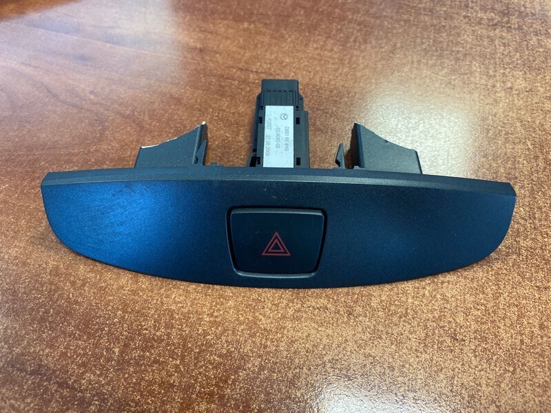 Кнопка аварийной остановки Mazda Demio DE3FS ZJ-VE