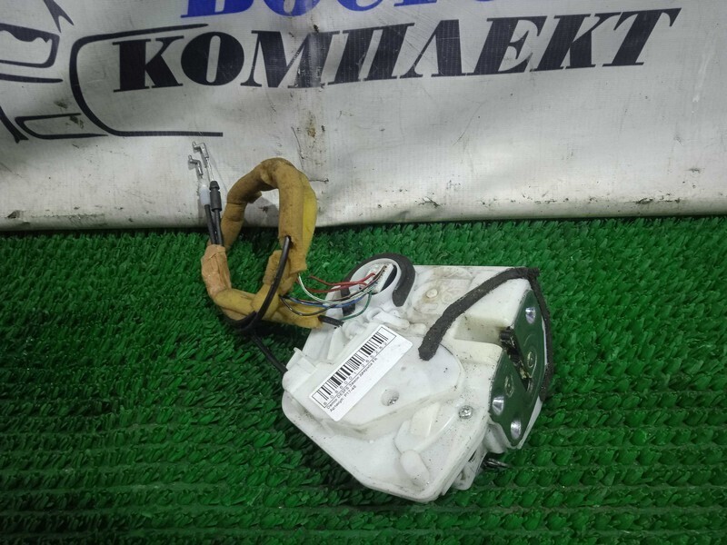 Замок дверной Mazda Demio DE3FS ZJ-VE перед прав