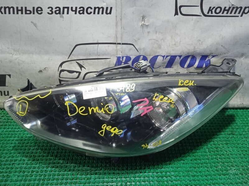 Фара Mazda Demio DE3FS ZJ-VE лев