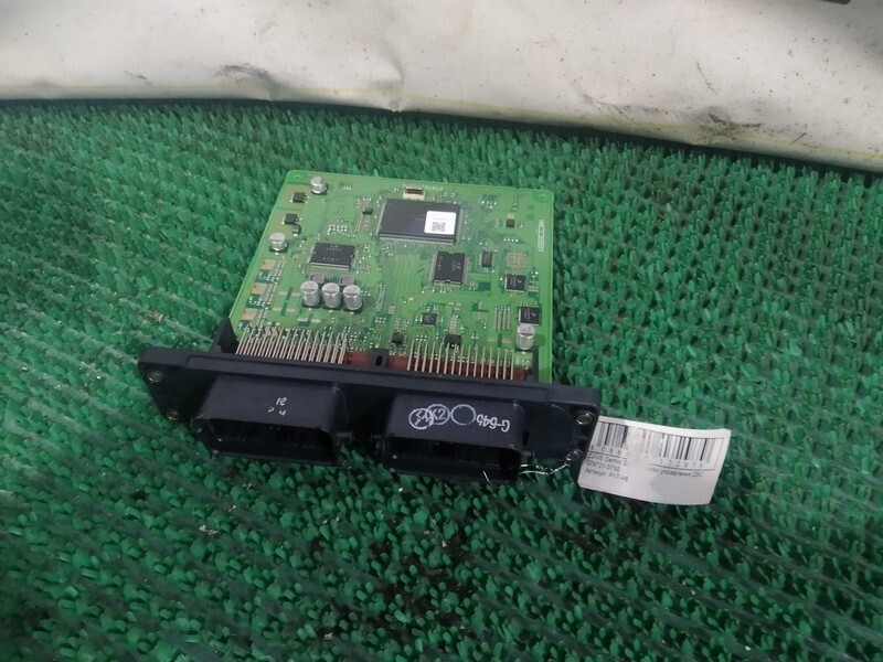 Блок управления ДВС Mazda Demio DE3FS ZJ-VE