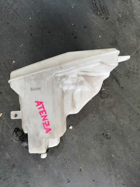 Бачок омывателя Mazda Atenza GY3W L3-VE