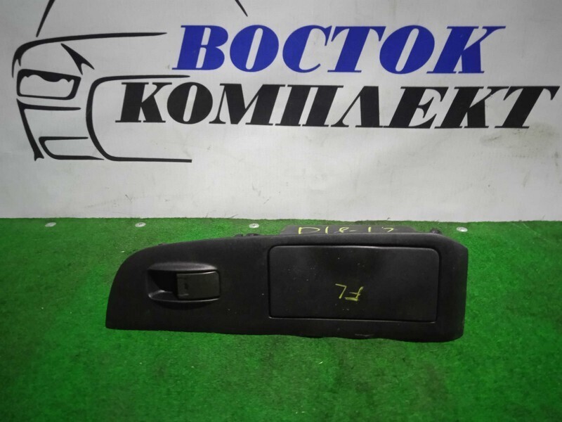 Кнопка стеклоподъемника Honda Inspire UA4 J25A перед лев