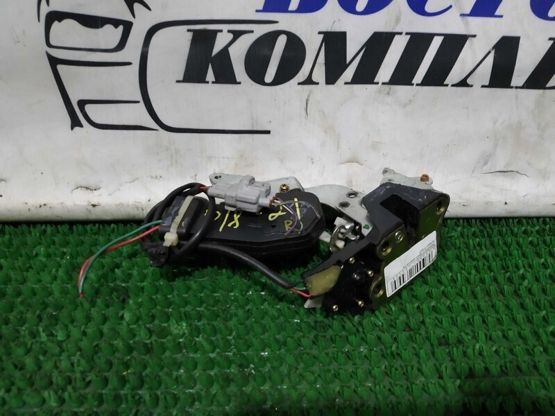 Замок дверной Toyota Raum EXZ10 5E-FE перед прав