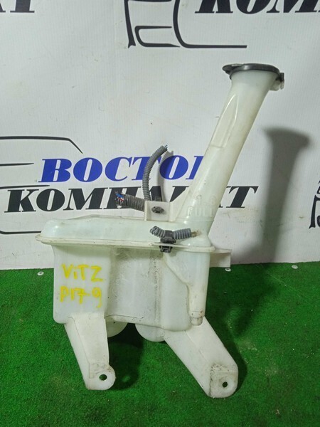 Бачок омывателя Toyota Vitz NCP95 2NZ-FE