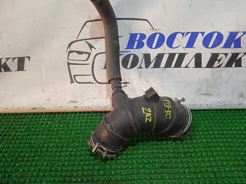 Патрубок воздушного фильтра Toyota Estima ACR40W 2AZ-FE
