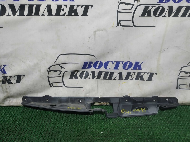 Накладка на рамку радиатора Toyota Estima ACR40W 2AZ-FE