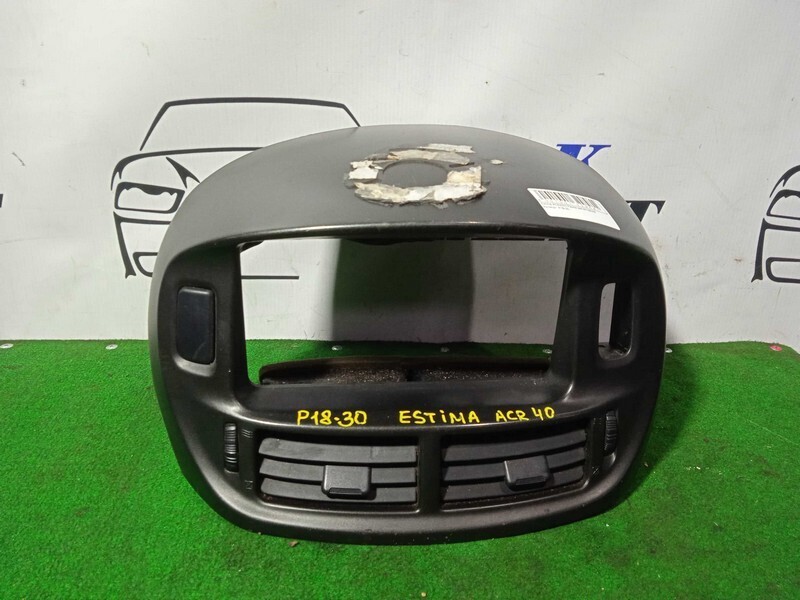 Рамка магнитофона Toyota Estima ACR40W 2AZ-FE