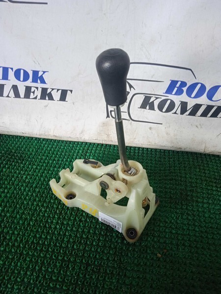 Рычаг переключения КПП Toyota Vitz NCP15 2NZ-FE