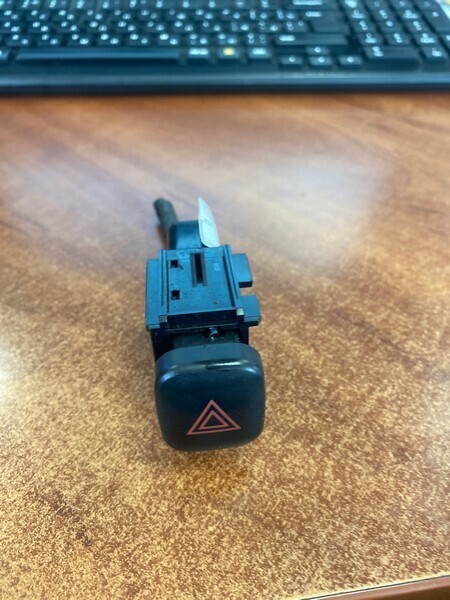 Кнопка аварийной остановки Toyota Sprinter AE110 5A-FE