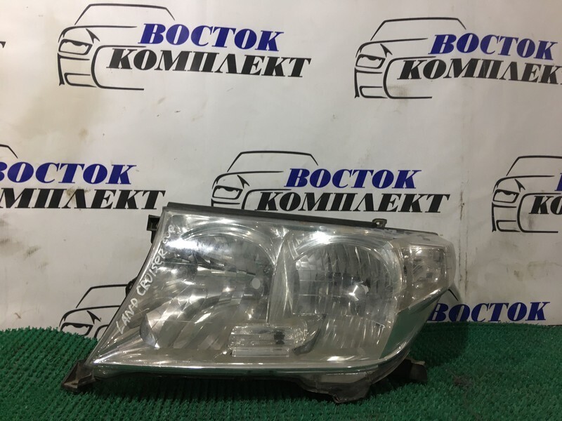 Фара Toyota Land Cruiser UZJ200L лев