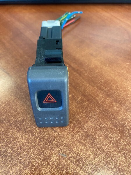 Кнопка аварийной остановки Nissan Bassara JU30 KA24DE