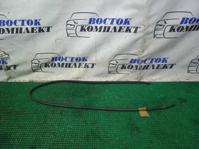 Молдинг крыши Toyota Funcargo NCP20 2NZ-FE прав