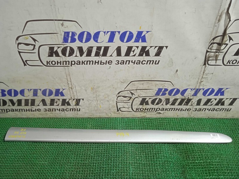 Молдинг на дверь Toyota Funcargo NCP20 2NZ-FE перед прав