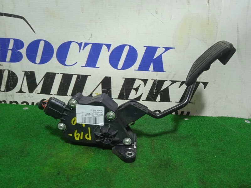 Педаль газа Toyota Ractis SCP100 2SZ-FE