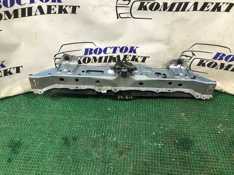 Рамка радиатора Toyota Vitz SCP90 2SZ-FE