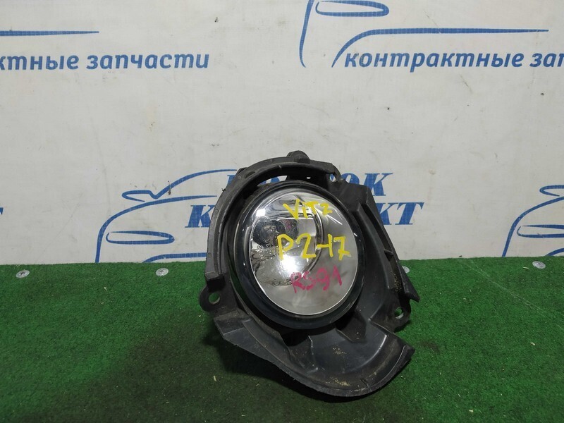 Фара противотуманная Toyota Vitz NCP91 1NZ-FE лев