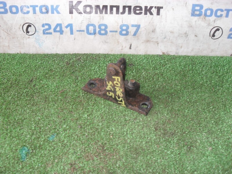 Петля двери багажника Subaru Forester SG5 EJ20