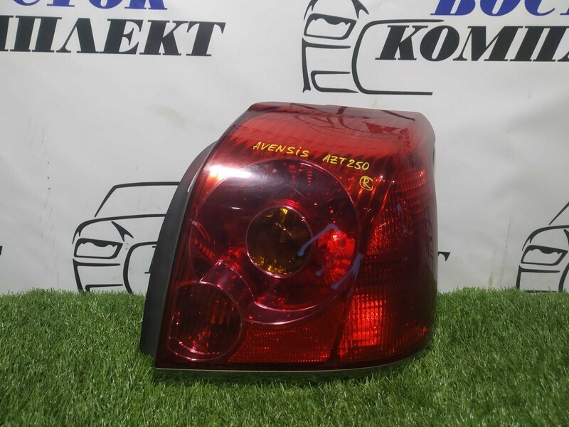Фонарь стоп-сигнала Toyota Avensis AZT250 1AZ-FSE прав