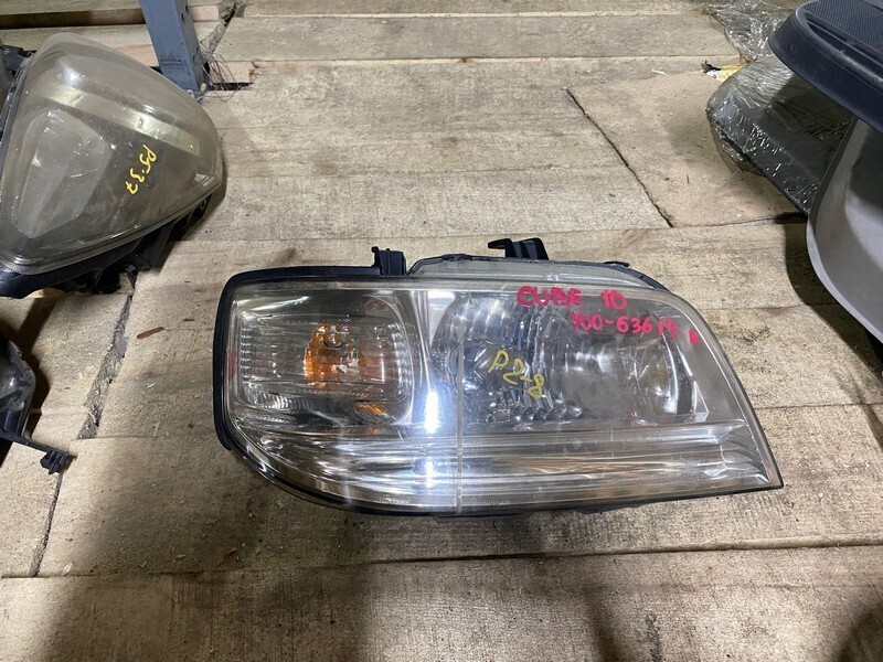 Фара Nissan Cube AZ10 CGA3DE прав