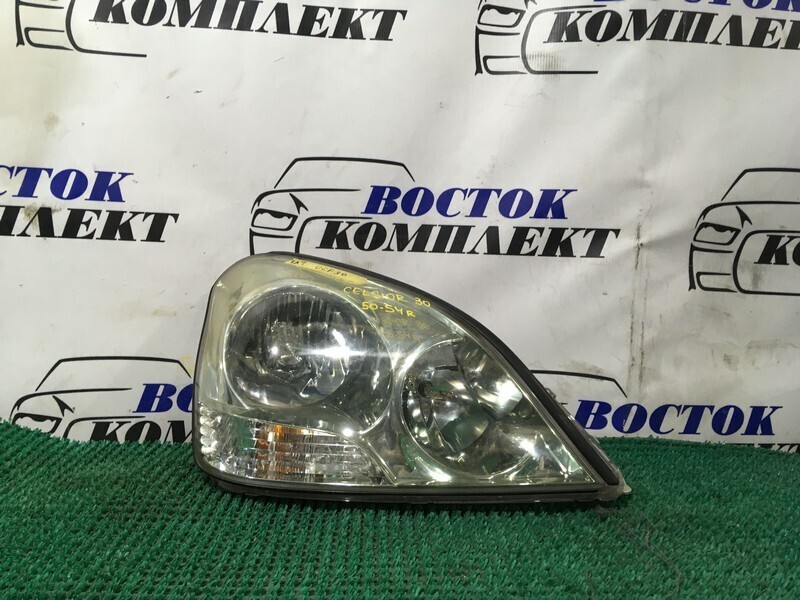 Фара Toyota Celsior UCF30 прав