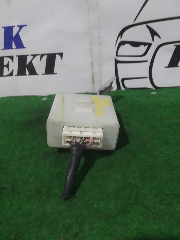 Блок управления дверьми Nissan Primera TP12 QR20DE