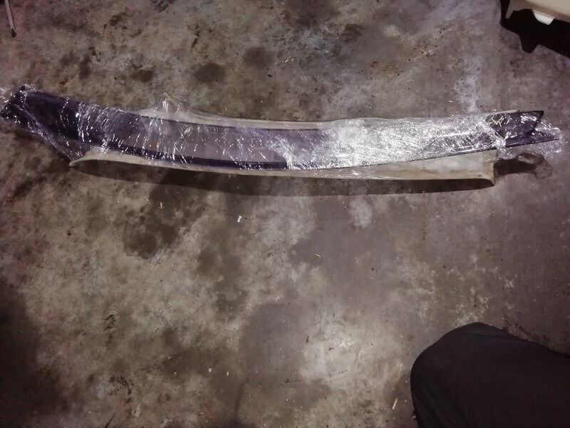 Ветровик Toyota Premio NZT260 1NZ-FE перед лев