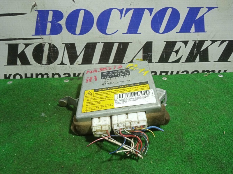 Блок управления рулевой рейкой Toyota Crown Majesta UZS171 1UZ-FE