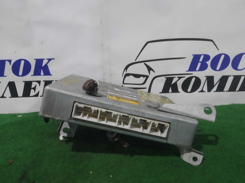 Блок управления ABS Toyota Estima AHR10W 2AZ-FXE
