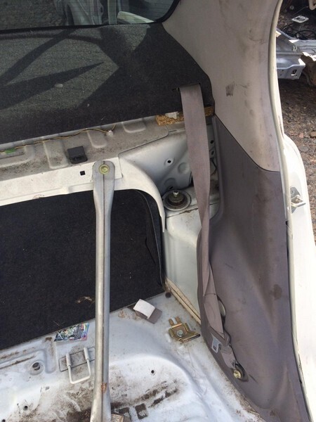 Обшивка стойки кузова Toyota Platz SCP11 1SZ-FE зад лев