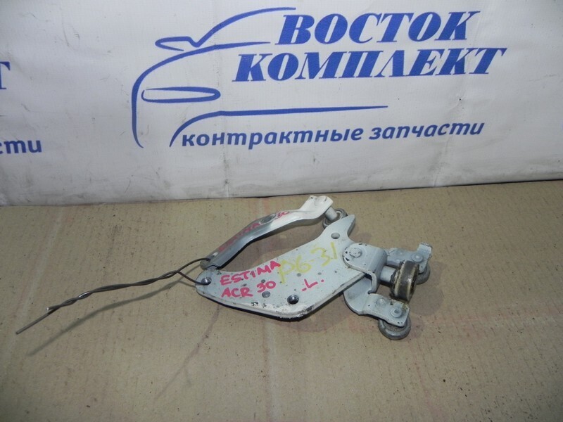 Ролик двери Toyota Estima ACR30W зад лев