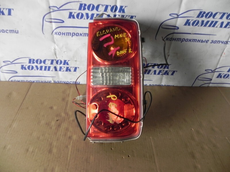 Фонарь стоп-сигнала Nissan Elgrand MNE51 VQ25DE прав