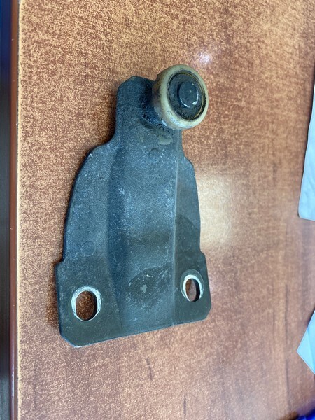 Ролик двери Nissan Caravan ARME24 TD27T