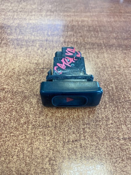 Кнопка аварийной остановки Nissan Caravan ARME24 TD27T