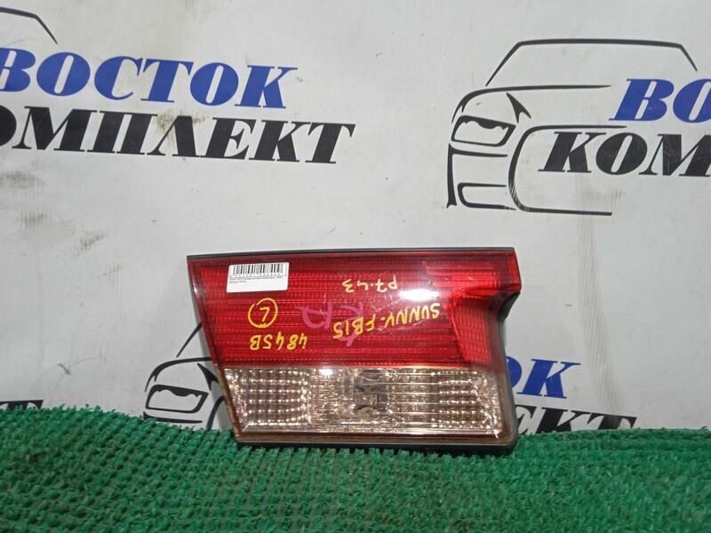 Фонарь вставка багажника Nissan Sunny FB15 QG15DE лев