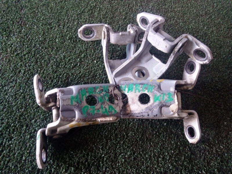 Петля двери Nissan March K13 HR12DE перед прав