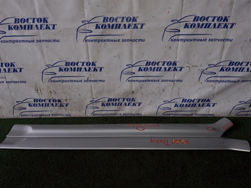 Накладка двери Subaru Traviq  Z22 зад прав