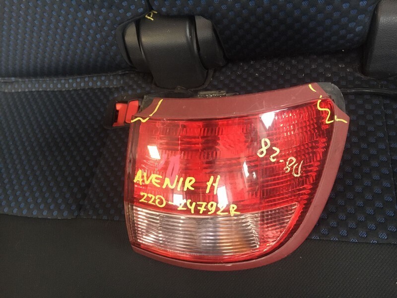 Фонарь стоп-сигнала Nissan Avenir PW11 SR20DE прав