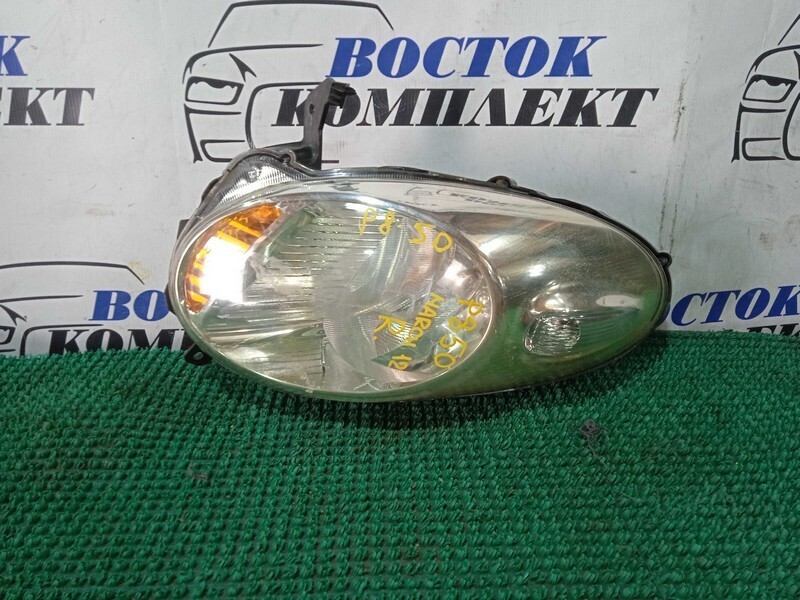 Фара Nissan March AK12 CR12DE прав