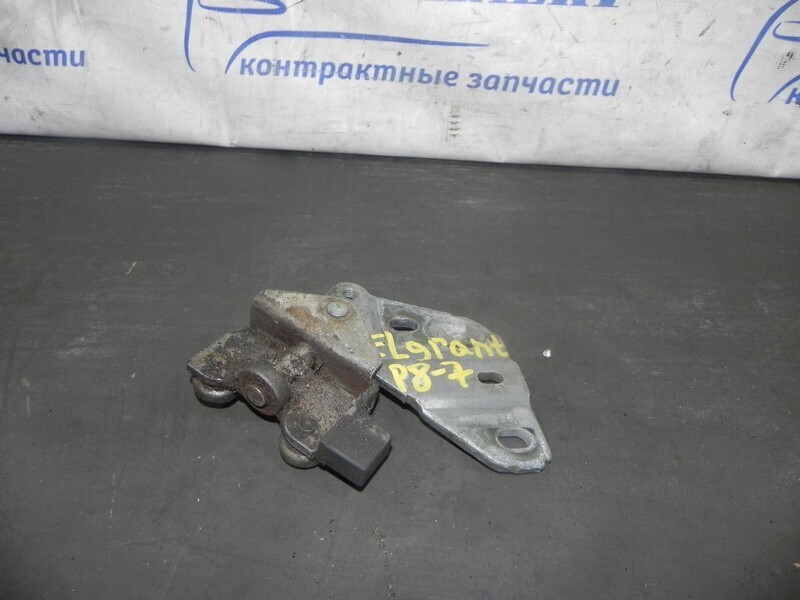 Ролик двери Nissan Elgrand AVWE50 QD32ETi перед лев