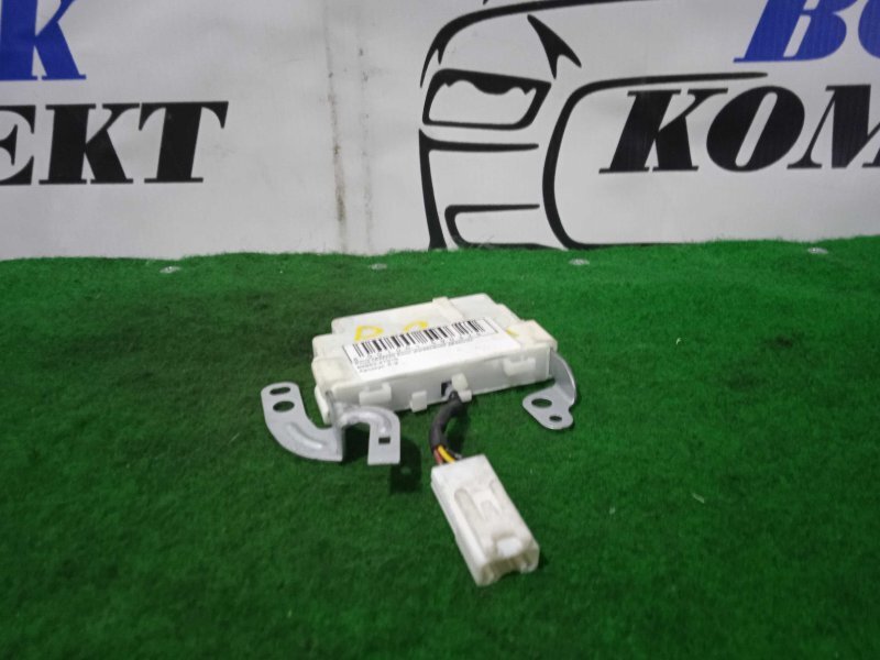 Блок управления дверьми Toyota Prius NHW20 1NZ-FXE