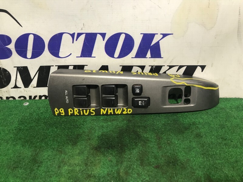 Блок управления стеклоподъемниками Toyota Prius NHW20 1NZ-FXE