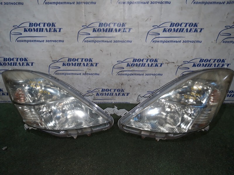 Фара Toyota Isis ZNM10G 1ZZ-FE лев