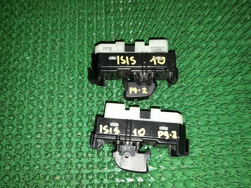 Кнопка стеклоподъемника Toyota Isis ZNM10G 1ZZ-FE зад лев