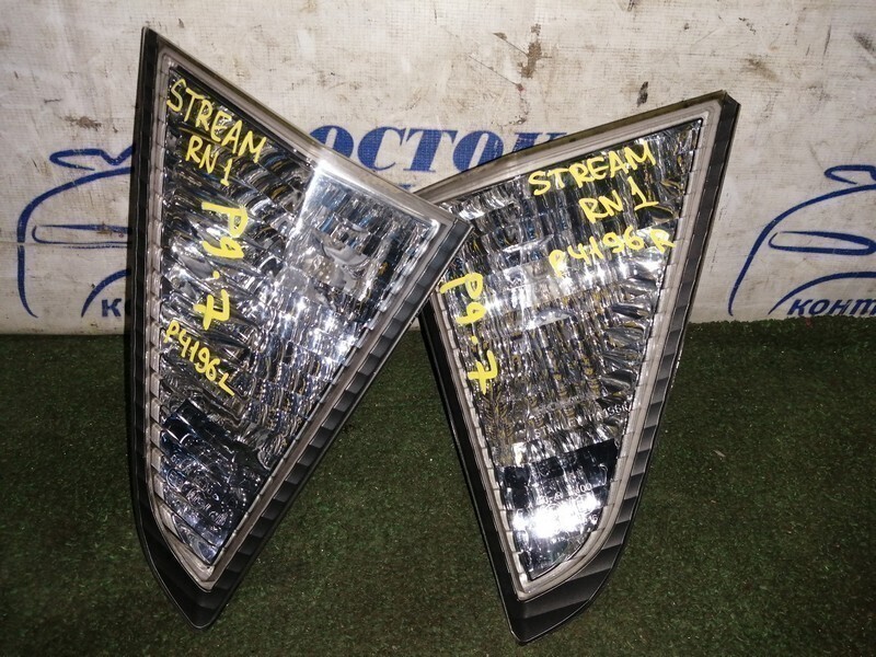 Фонарь заднего хода Honda Stream RN1 D17A прав