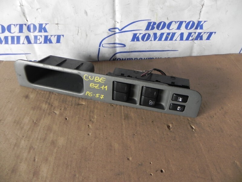 Блок управления стеклоподъемниками Nissan Cube BZ11 CR14DE