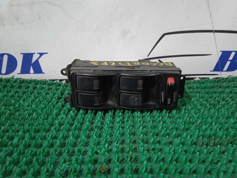 Блок управления стеклоподъемниками Honda Accord CF3 F18B