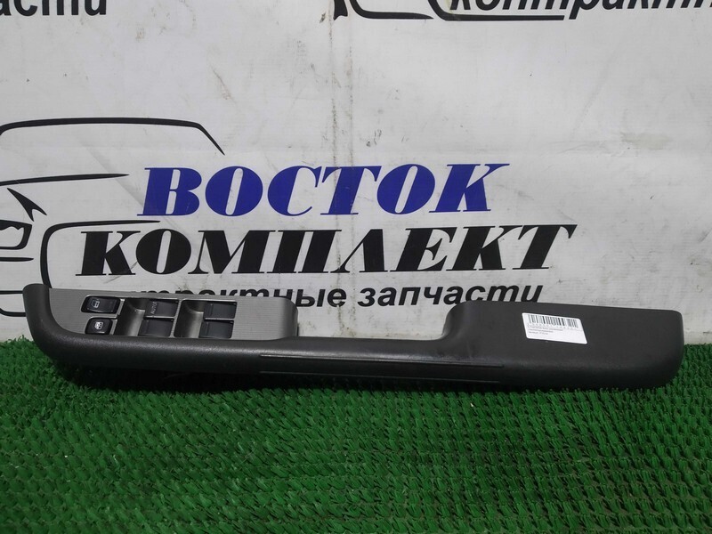 Блок управления стеклоподъемниками Nissan X-Trail NT30 QR20DE