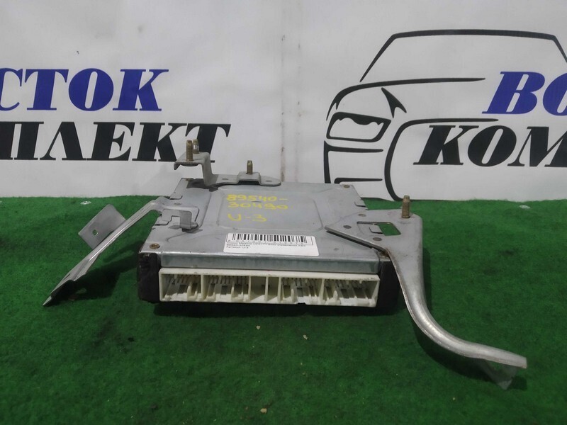 Блок управления ABS Toyota Crown Majesta UZS171 1UZ-FE