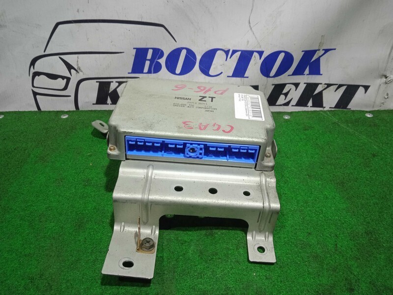 Блок управления ДВС Nissan Cube AZ10 CGA3DE