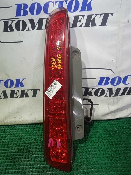 Фонарь стоп-сигнала Toyota Isis ZGM15 2ZR-FAE лев